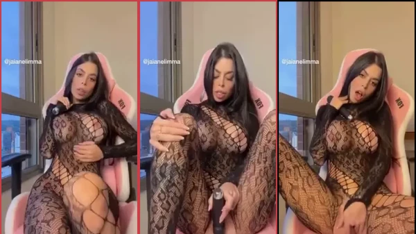 Vídeo da morena famosa do OnlyFans, Jaiane Limma, se divertindo com um vibrador no clitóris