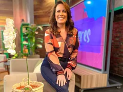 Regina Volpato, a apresentadora, mostrando demais no Instagram