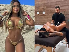 Lays Peace exibindo seu corpo nu enquanto recebe uma massagem sensual e é estimulada pelo parceiro